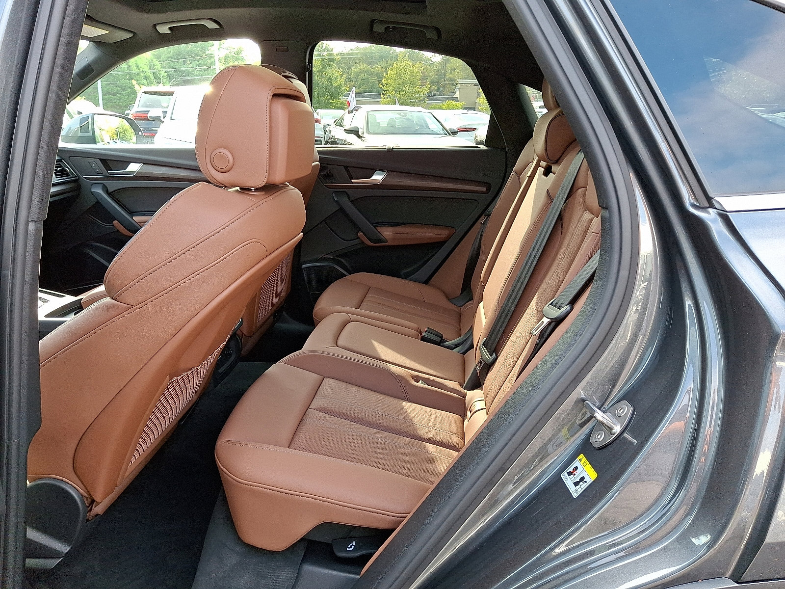 Certified 2025 Audi Q5 2.0T Premium Plus image 10