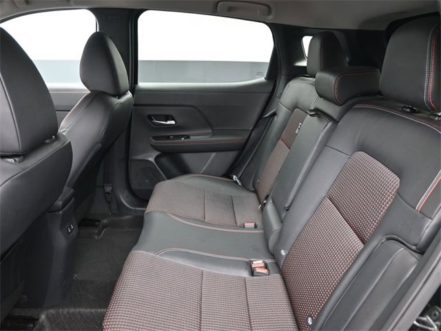 Used 2025 Nissan Kicks SR image 27