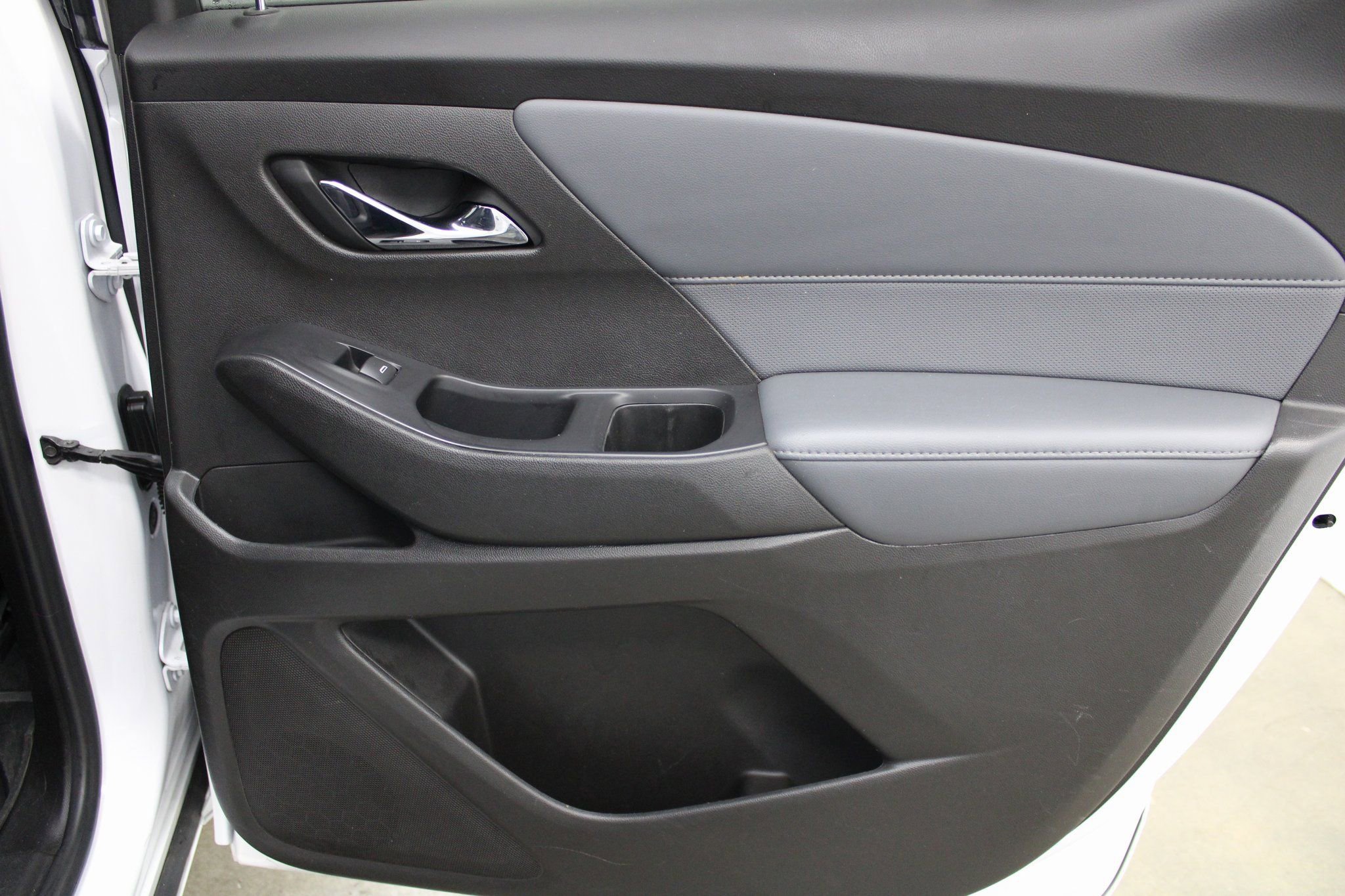 Used 2021 Chevrolet Traverse Premier w/ LPO, Floor Liner Package image 30