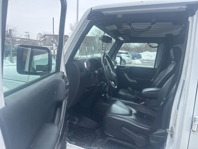 Used 2018 Jeep Wrangler Unlimited Sahara w/ Connectivity Group image 9