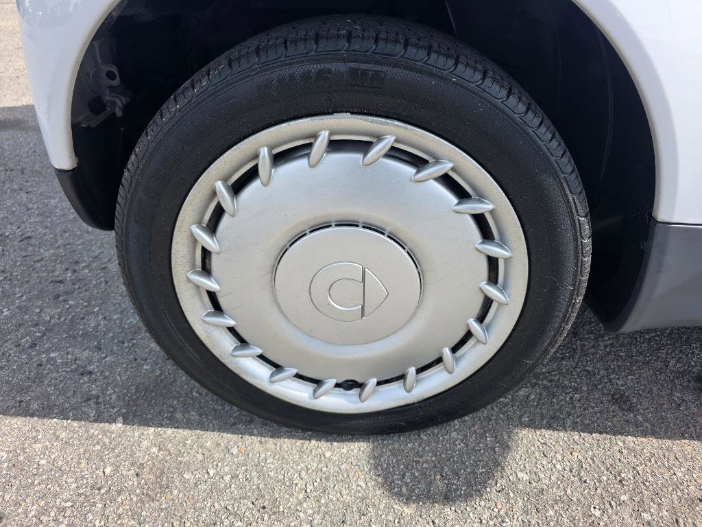 Used 2015 smart fortwo pure image 9