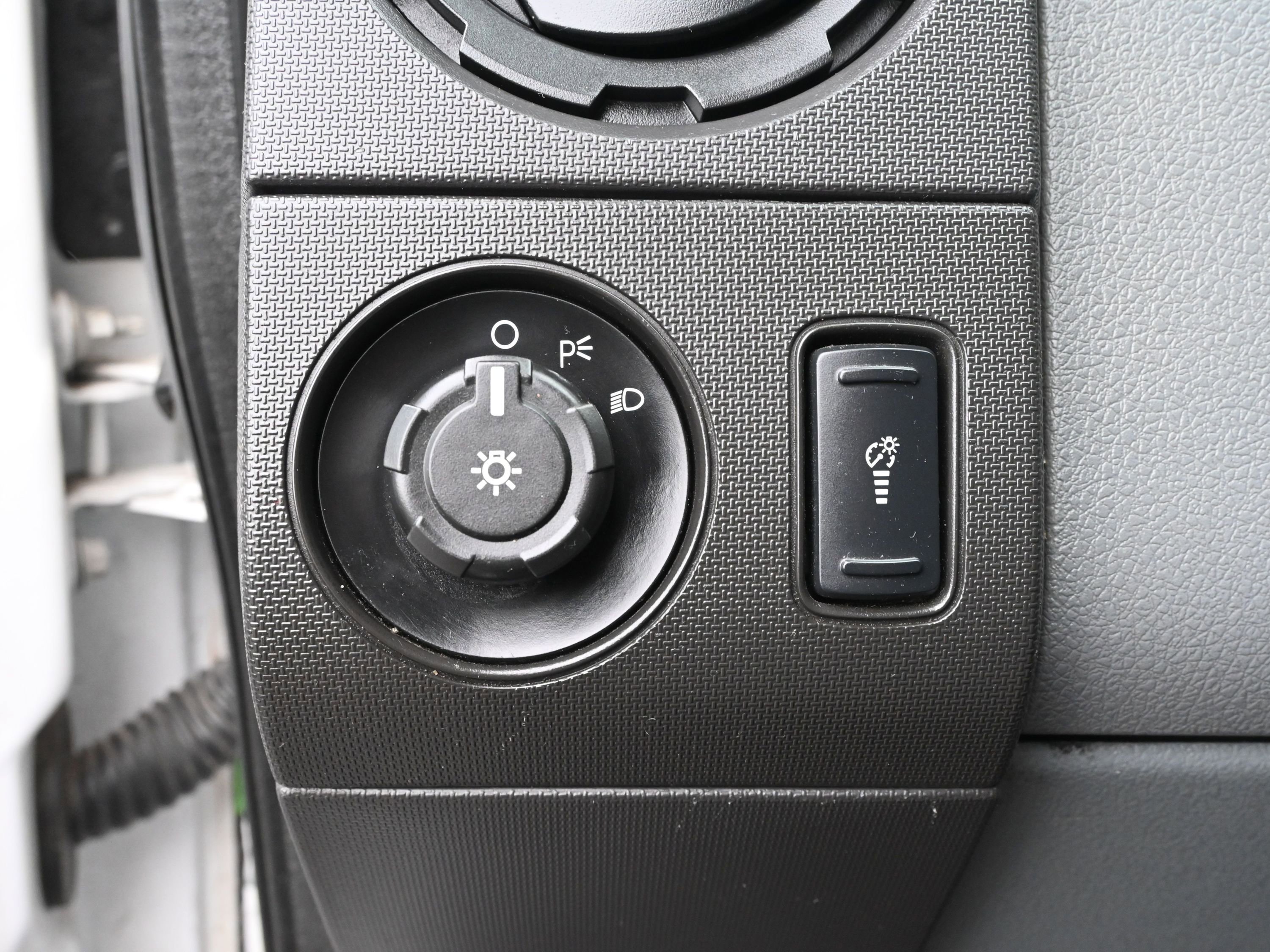 Used 2016 Ford F550 2WD Regular Cab Super Duty image 7