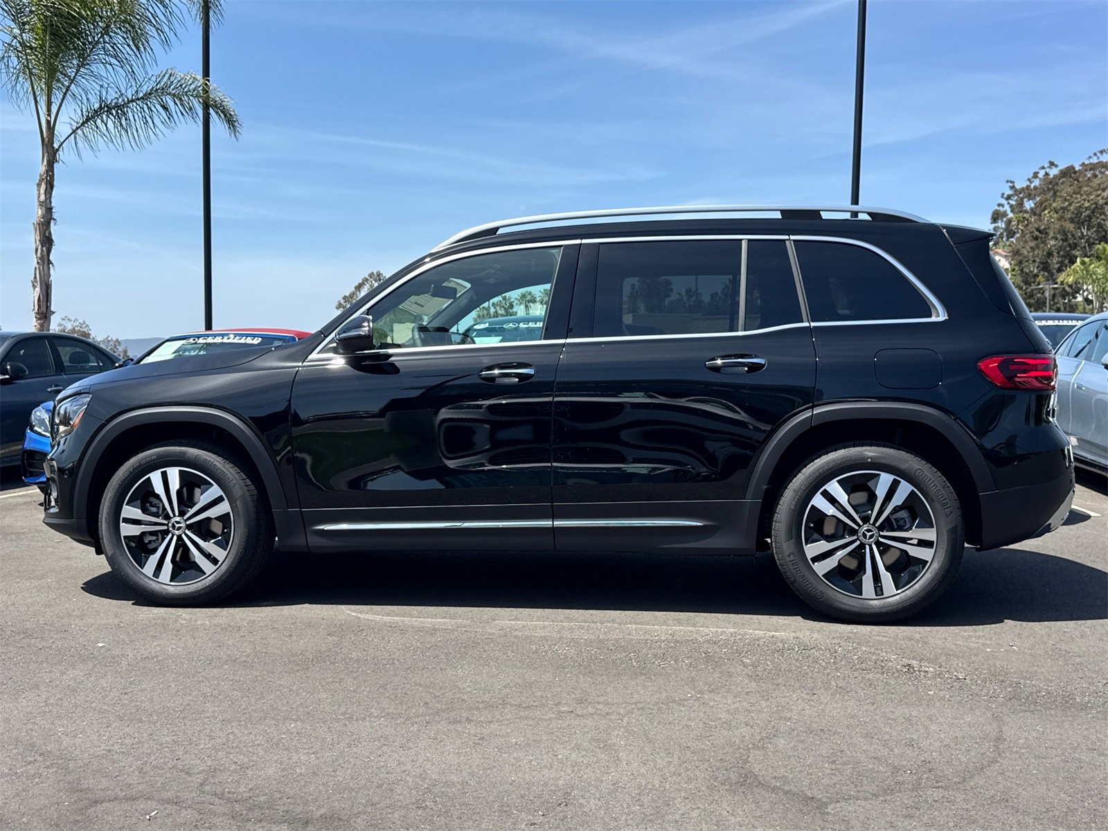 New 2025 Mercedes-Benz GLB 250 4MATIC image 6