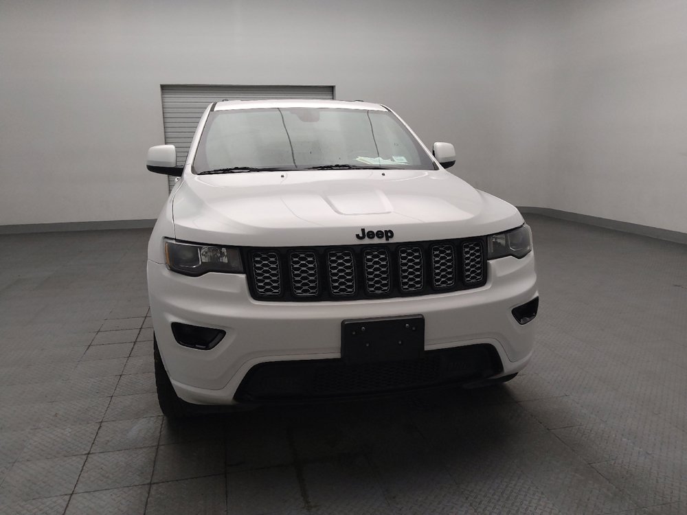Used 2020 Jeep Grand Cherokee Altitude RWD image 14