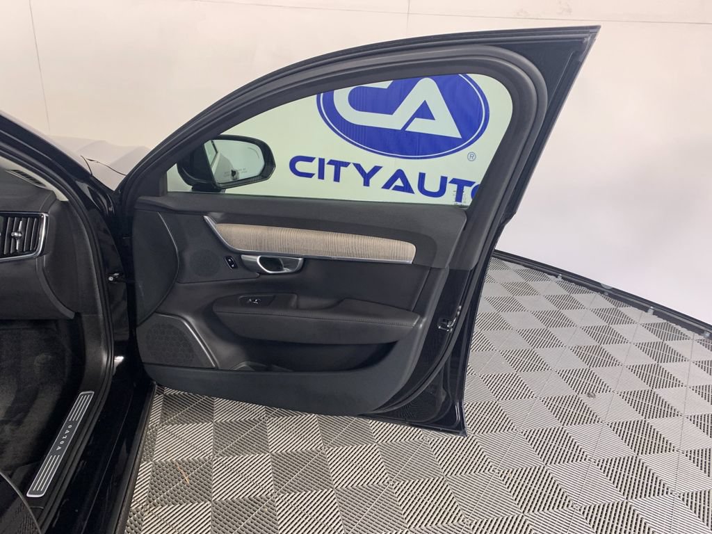 Used 2024 Volvo S90 B6 Plus AWD/4WD image 38