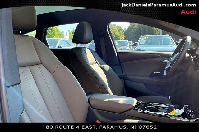 Used 2025 Audi A6 e-tron Premium Plus w/ Premium Plus AWD/4WD image 7