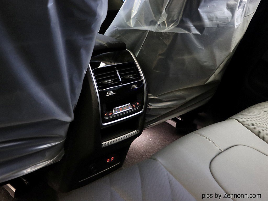 Used 2026 BMW X5 xDrive50e w/ Climate Comfort Package image 26