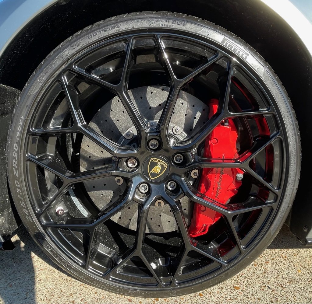 Used 2020 Lamborghini Huracan EVO image 14