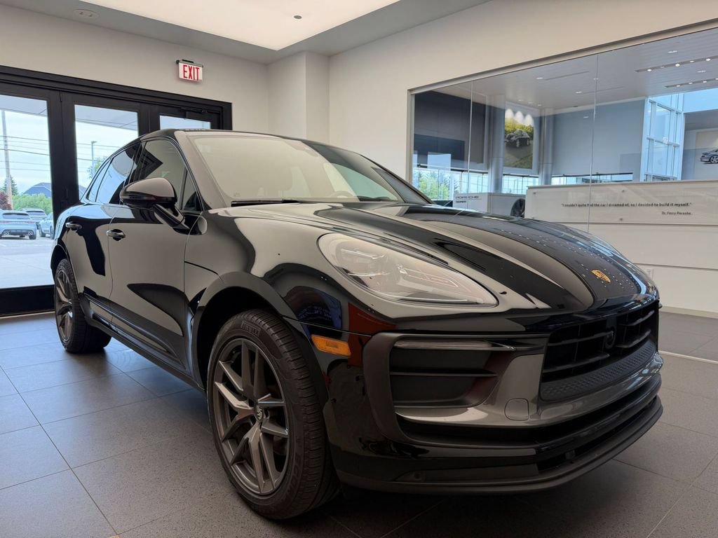 Used 2024 Porsche Macan Turbo AWD/4WD image 29