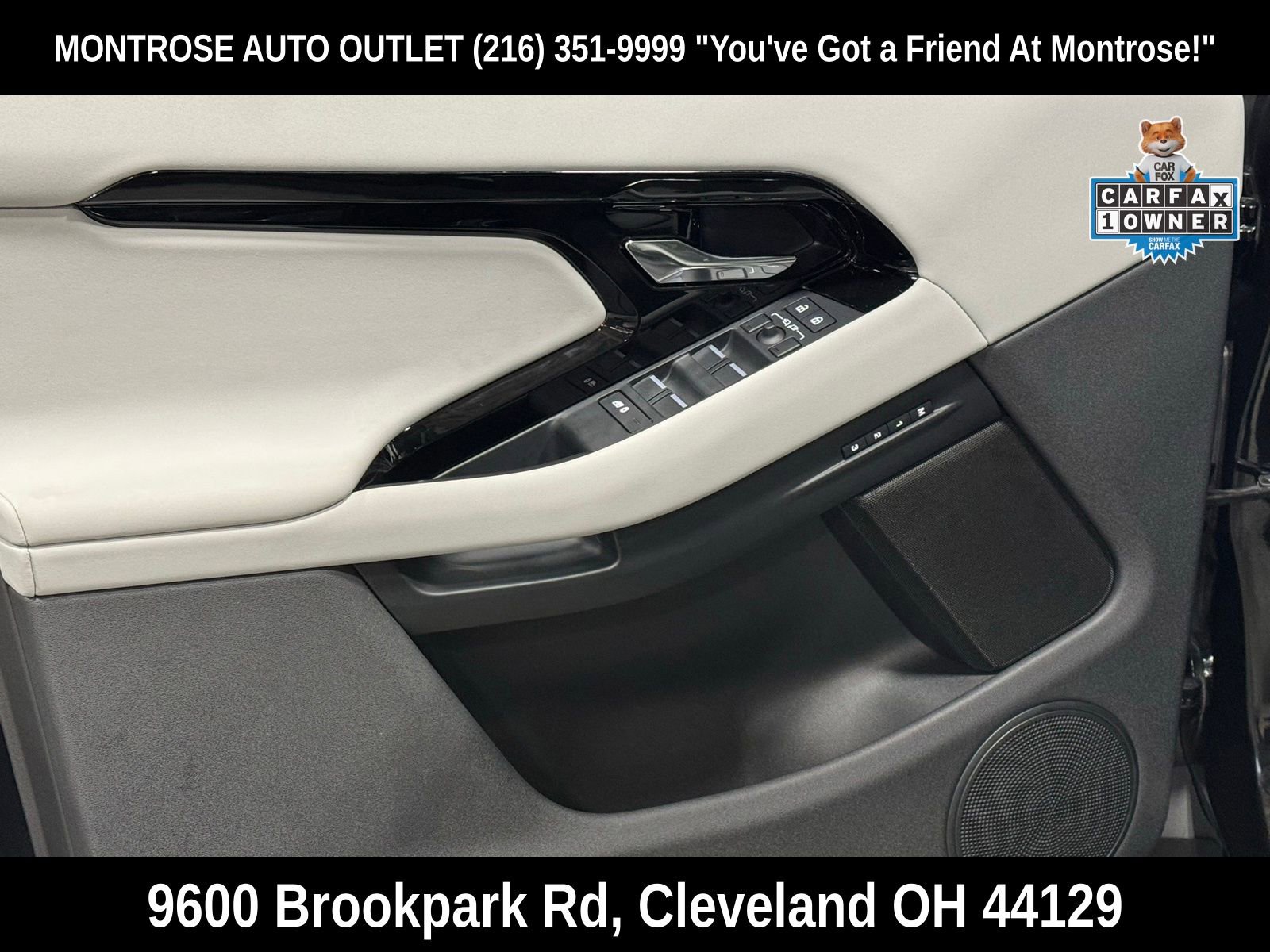 Used 2024 Land Rover Range Rover Evoque Dynamic SE image 11