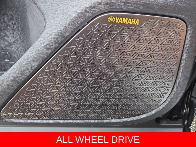 Used 2025 Mitsubishi Outlander AWD image 33