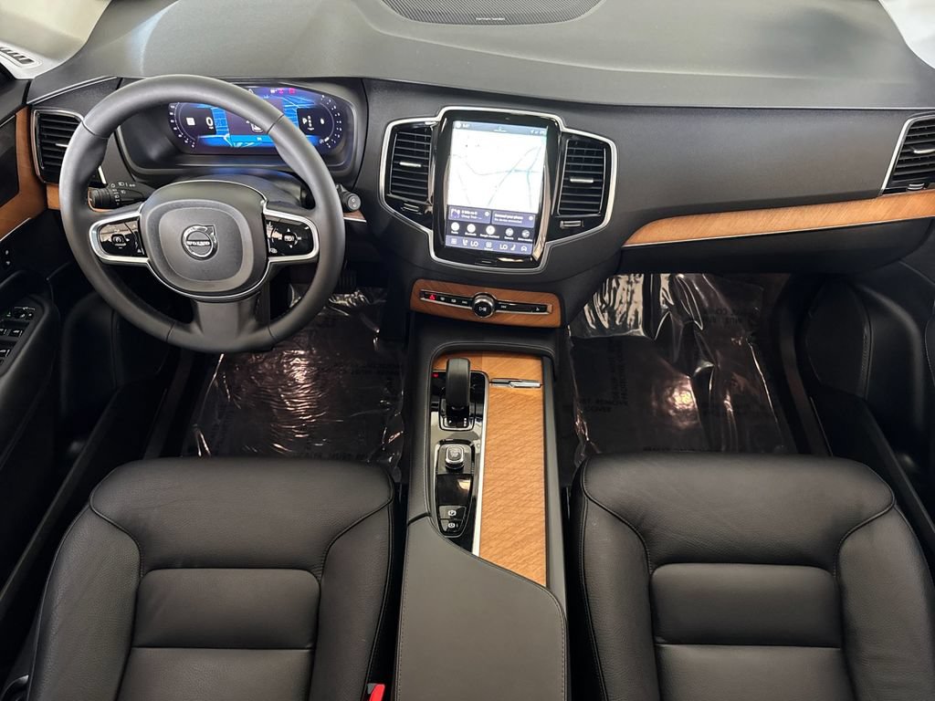 Certified 2023 Volvo XC90 B5 Plus AWD/4WD image 12