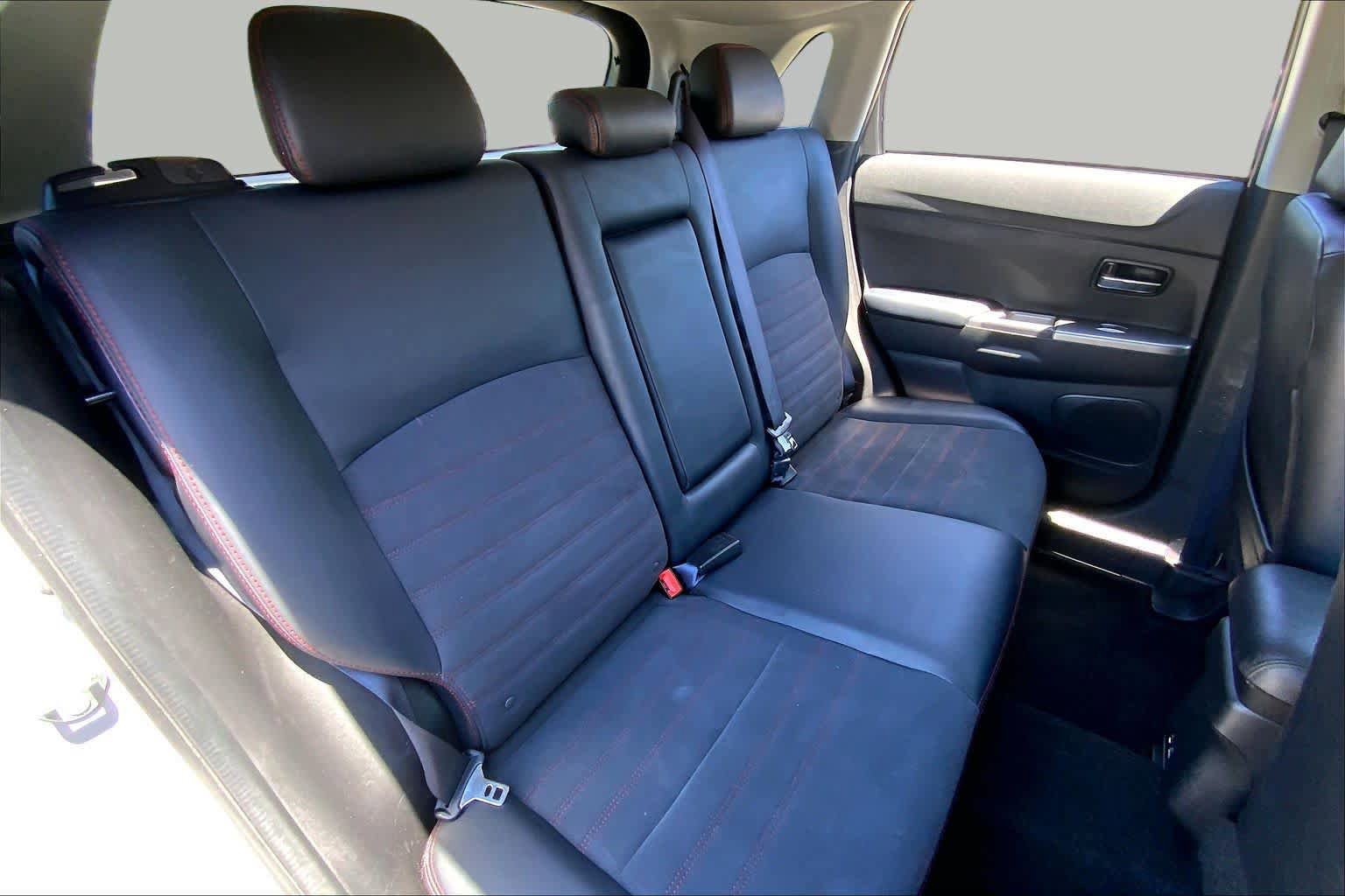 Used 2024 Mitsubishi Outlander Sport SE AWD/4WD image 19