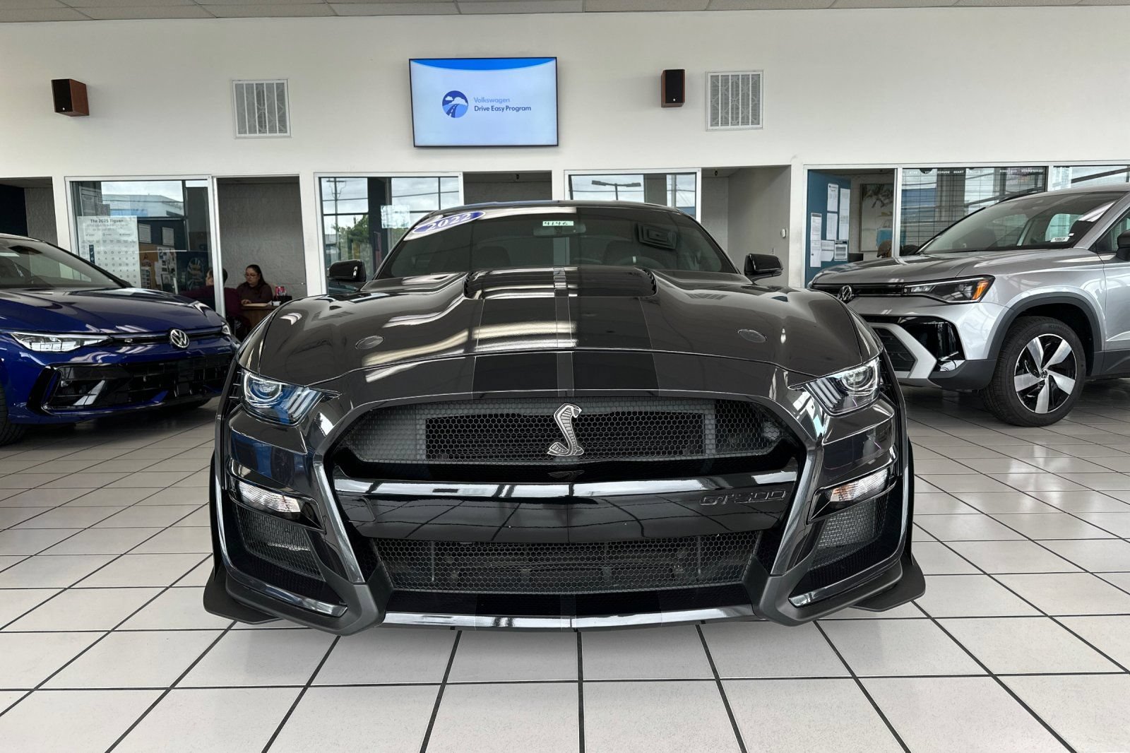 Used 2022 Ford Mustang Shelby GT500 w/ Technology Package RWD image 9