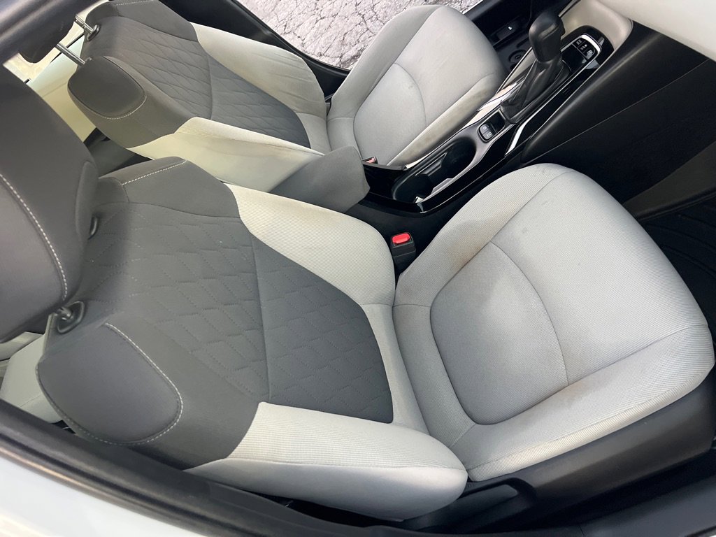 Used 2021 Toyota Corolla LE image 20