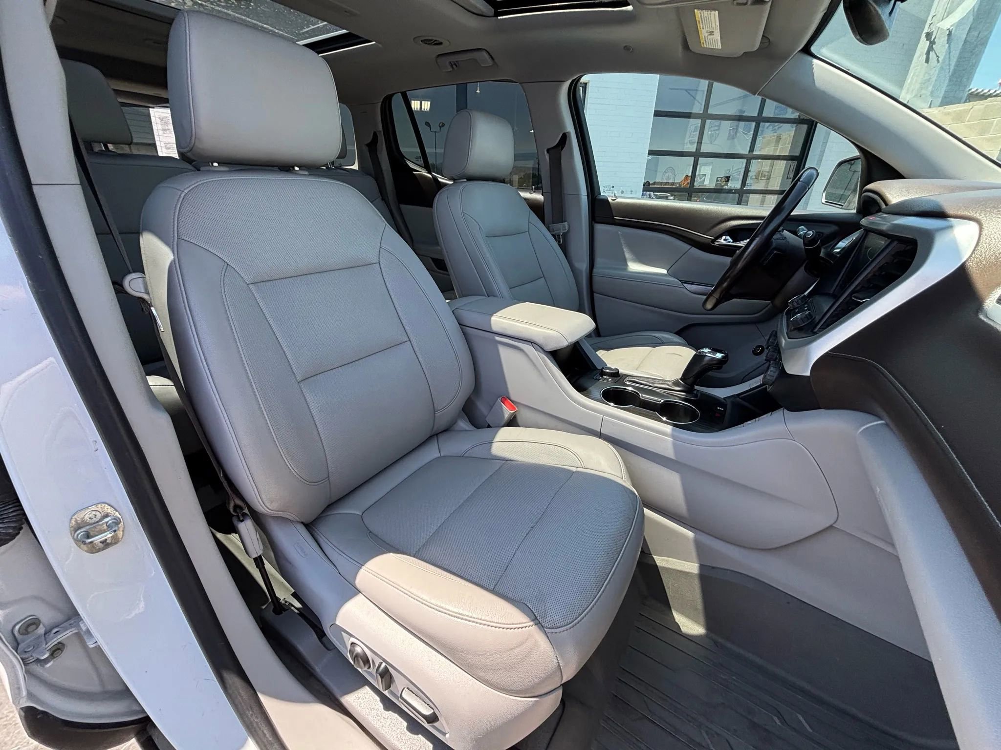 Used 2019 GMC Acadia SLT image 7