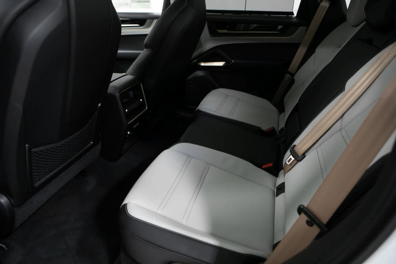New 2026 Porsche Cayenne Turbo image 28