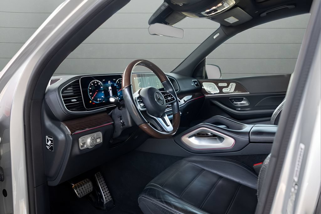 Used 2021 Mercedes-Benz GLS 580 4MATIC image 44
