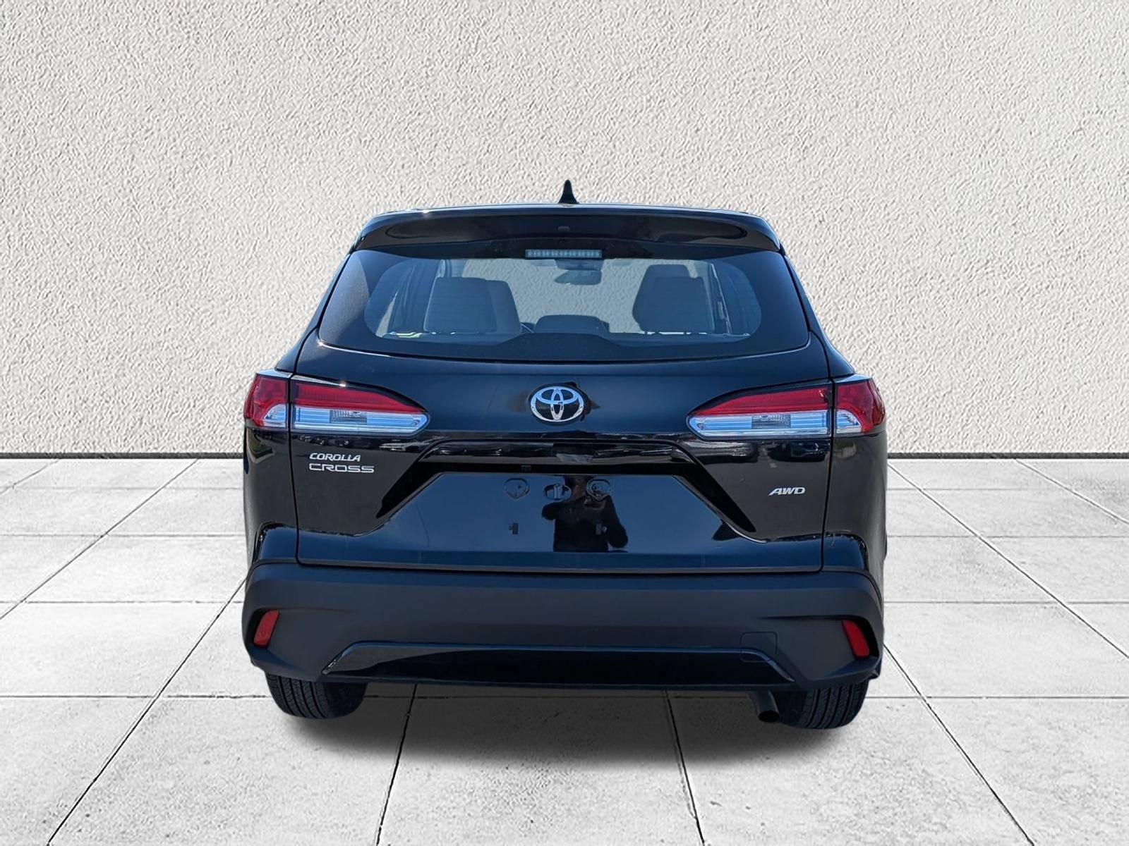 Used 2025 Toyota Corolla Cross L image 4