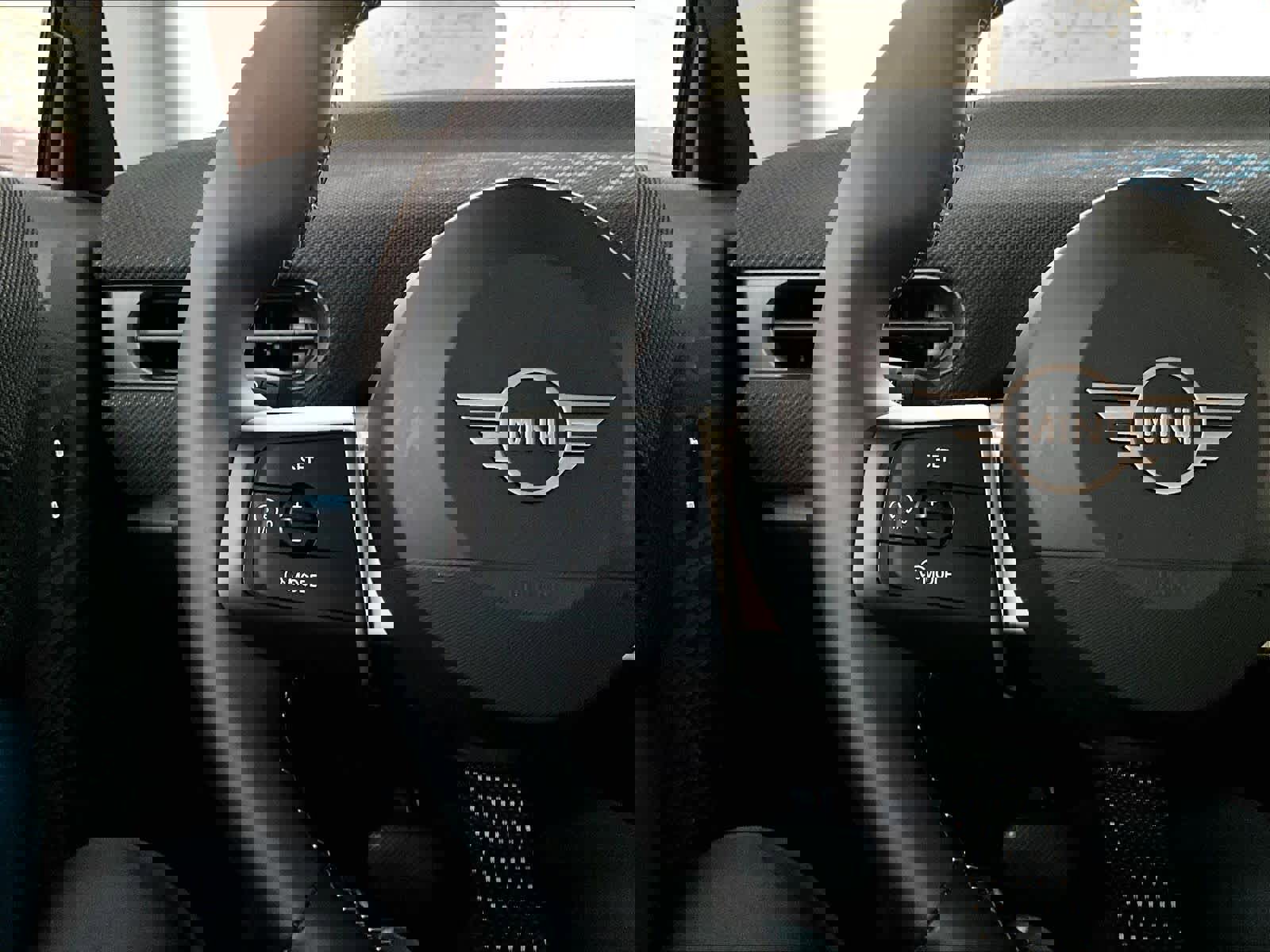 Certified 2025 MINI Cooper 2-Door Hardtop image 20