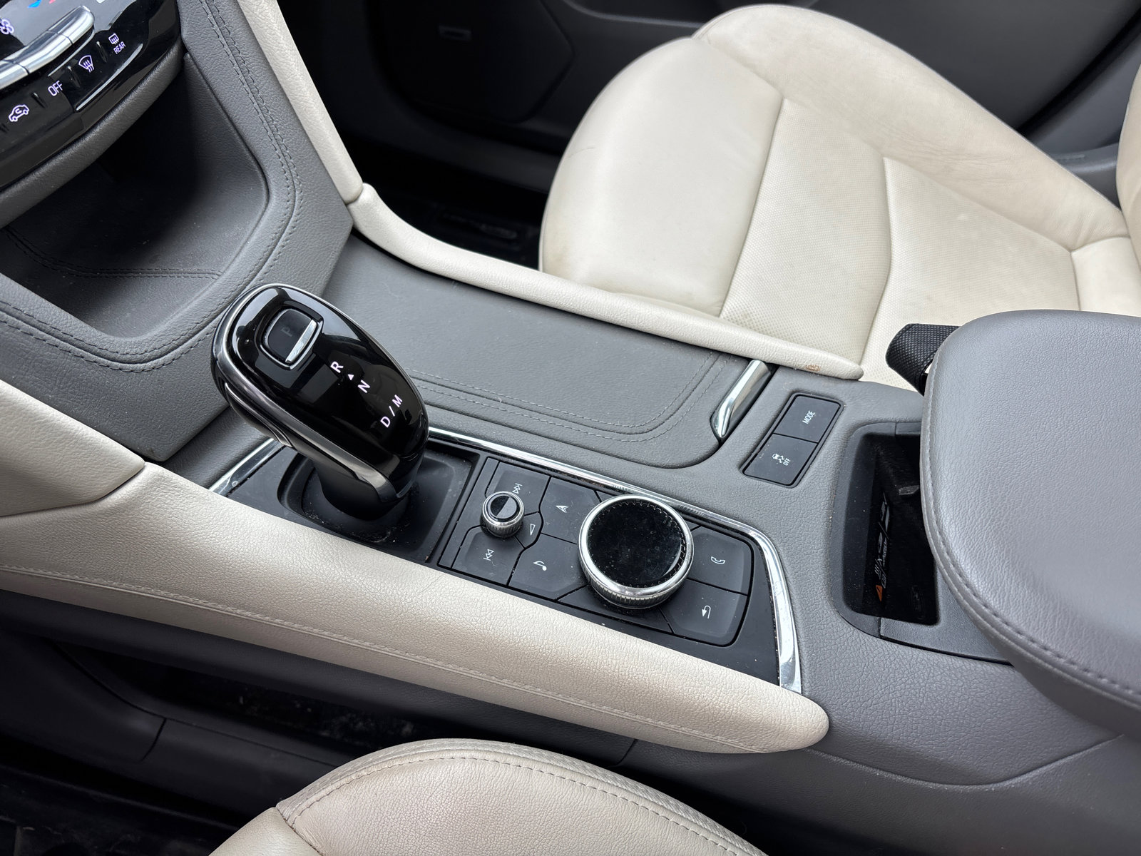 Used 2020 Cadillac XT6 Premium Luxury FWD image 22