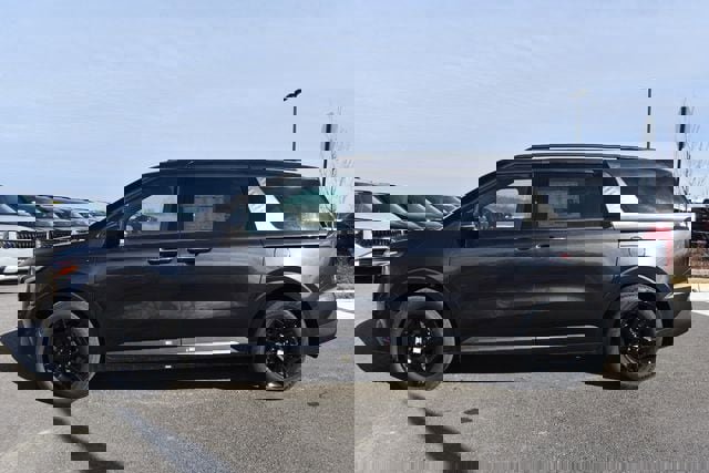 New 2026 Kia Carnival SX image 7