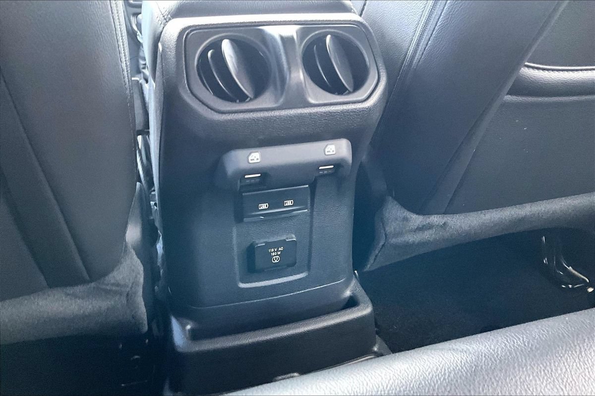 Used 2023 Jeep Wrangler Unlimited Sahara w/ Cold Weather Group AWD/4WD image 37