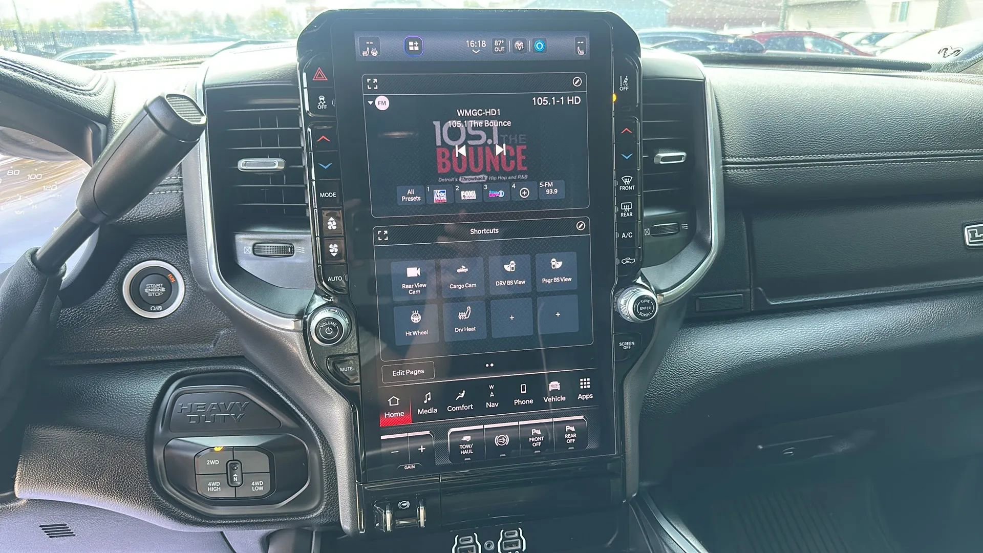 Used 2025 RAM 2500 Laramie AWD/4WD image 11