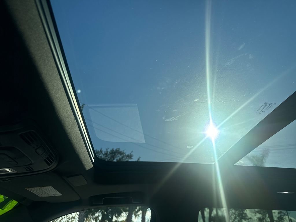 Used 2023 Cadillac Escalade Premium Luxury w/ Performance Package image 23