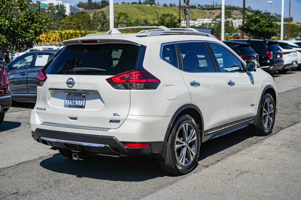 Used 2017 Nissan Rogue SL image 8