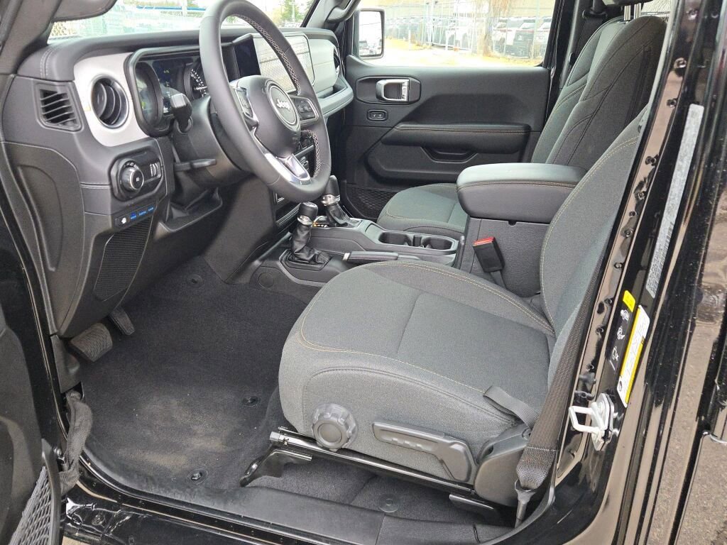 Used 2025 Jeep Wrangler Sahara 4xe w/ Safety Group image 19