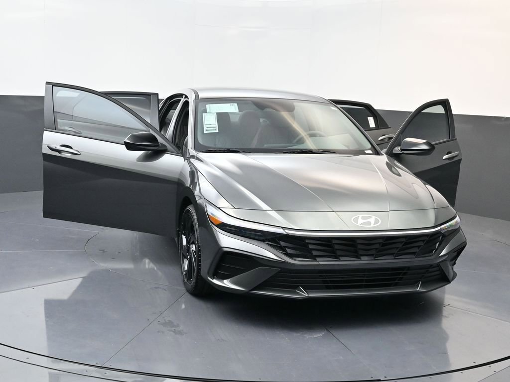 New 2026 Hyundai Elantra Sport FWD image 34