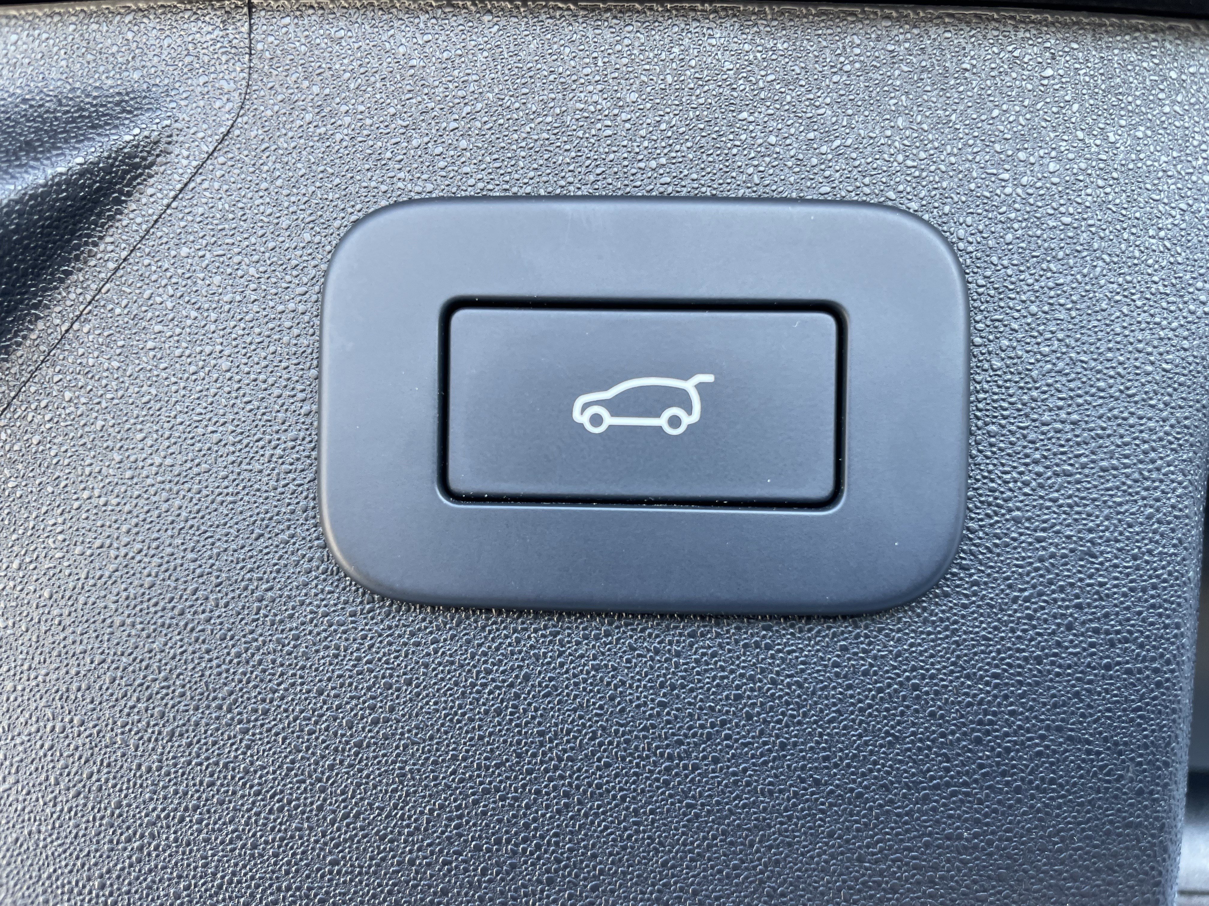 Certified 2024 Land Rover Discovery Sport S image 38