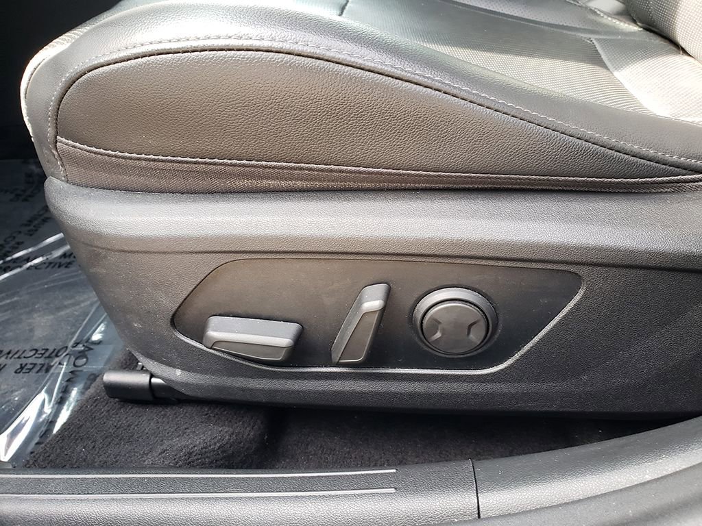 Used 2021 Hyundai Elantra Limited image 18