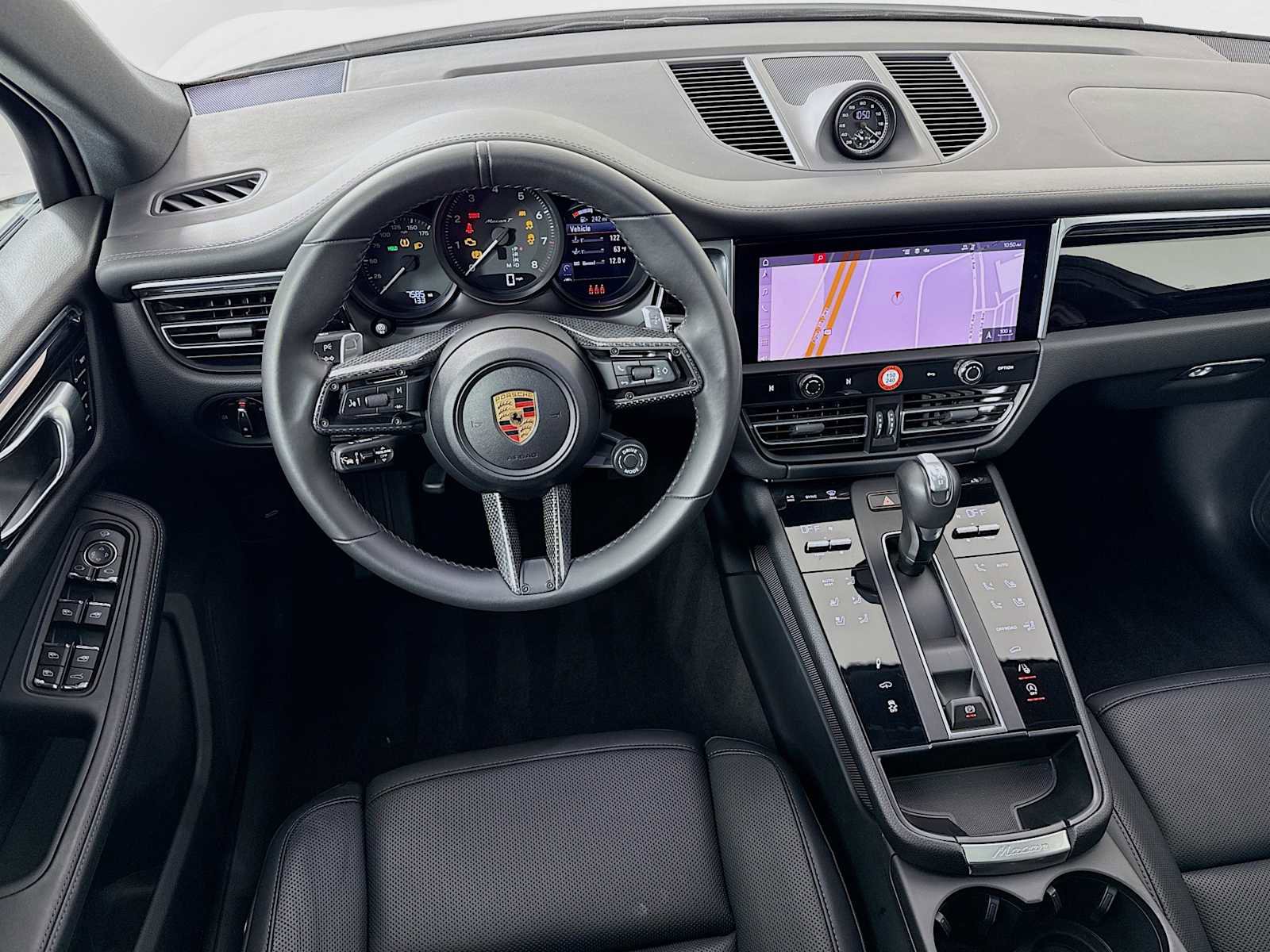 Certified 2025 Porsche Macan T image 25