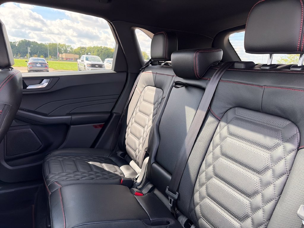 Used 2023 Ford Escape ST-Line Elite w/ Premium Technology Package AWD/4WD image 32