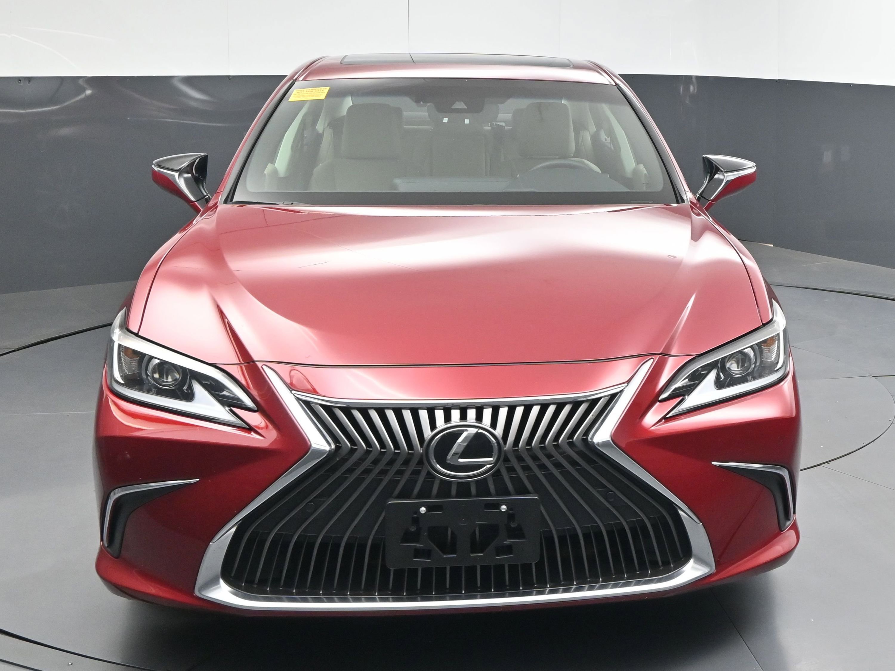 Used 2019 Lexus ES 350 image 2