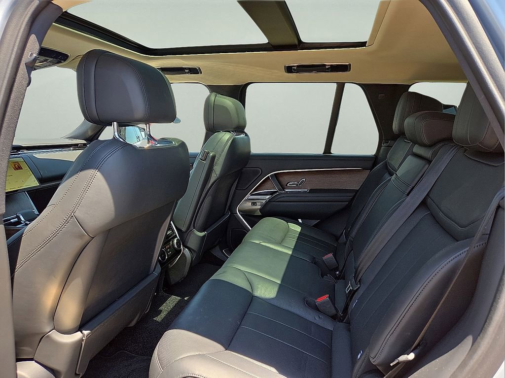 Used 2024 Land Rover Range Rover SE image 17