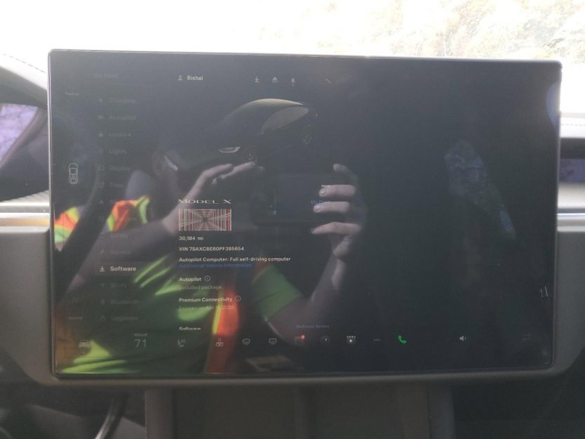 Used 2023 Tesla Model X Plaid image 8