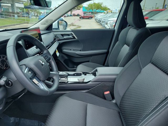 New 2026 Mitsubishi Outlander ES FWD image 17