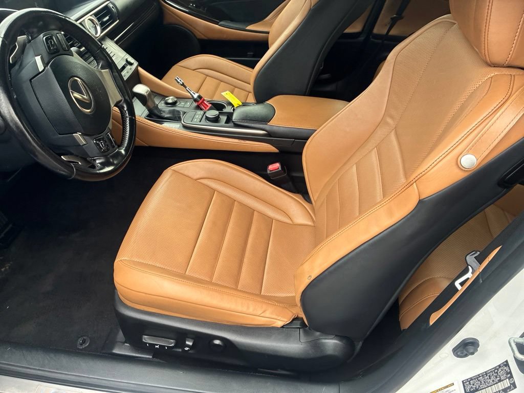 Used 2016 Lexus RC 200t w/ Premium Package RWD image 6