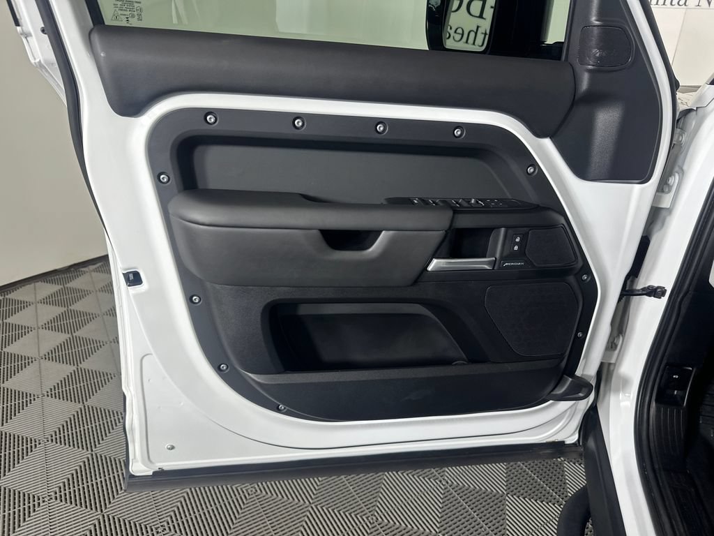 Used 2026 Land Rover Defender 110 S AWD/4WD image 10