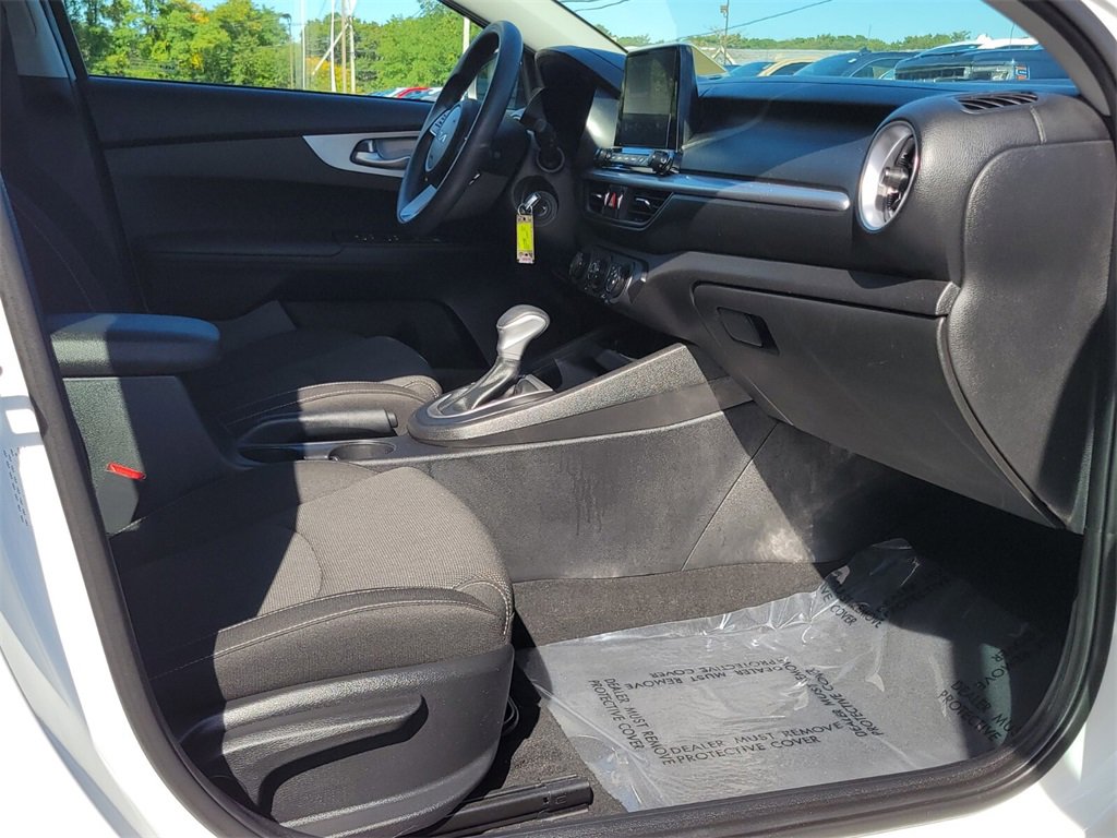 Used 2023 Kia Forte LXS image 8
