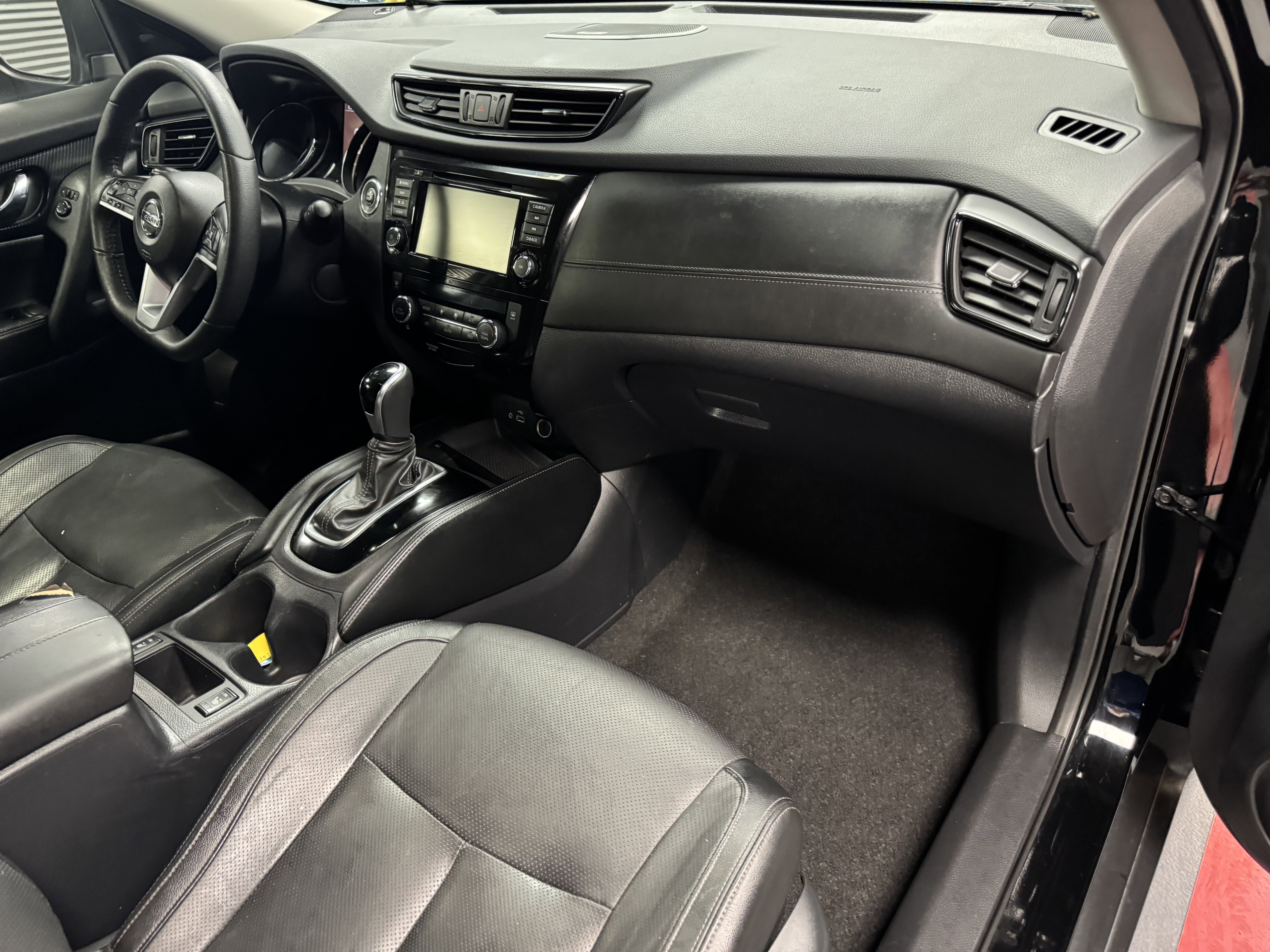 Used 2020 Nissan Rogue SL FWD image 16