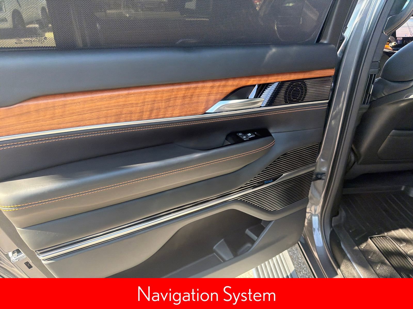 Used 2024 Jeep Grand Wagoneer Series III image 24