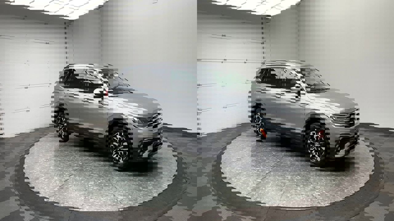 Used 2024 Volkswagen Tiguan S image 33