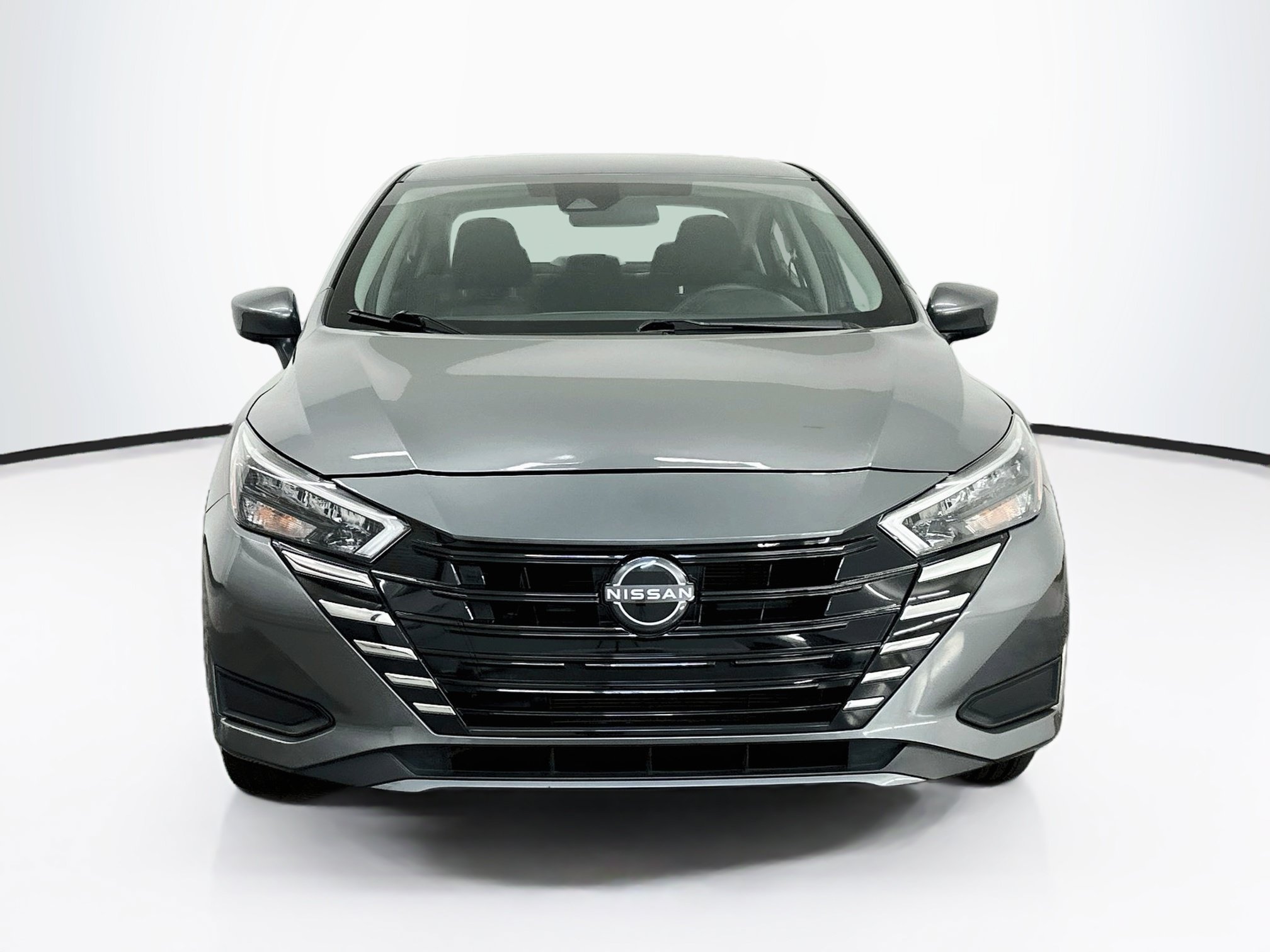 Used 2025 Nissan Versa SV FWD image 2