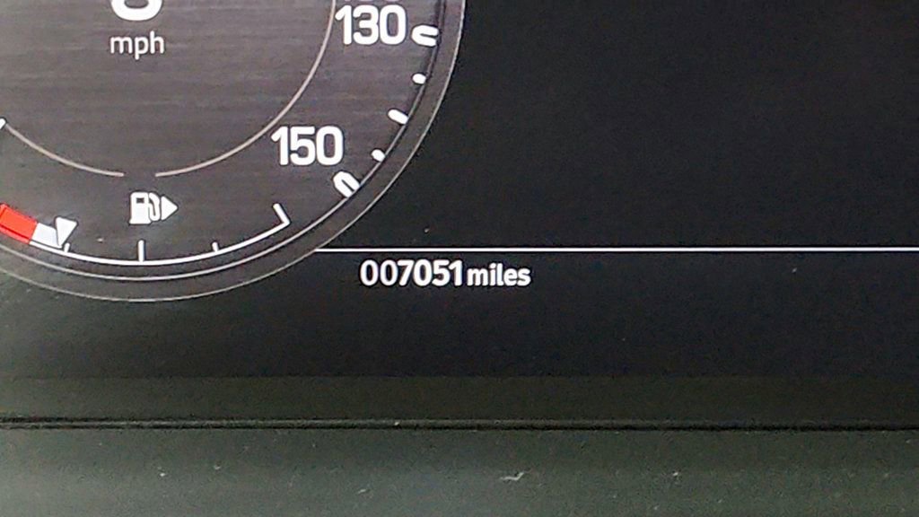 Used 2023 Land Rover Defender 90 SE image 15