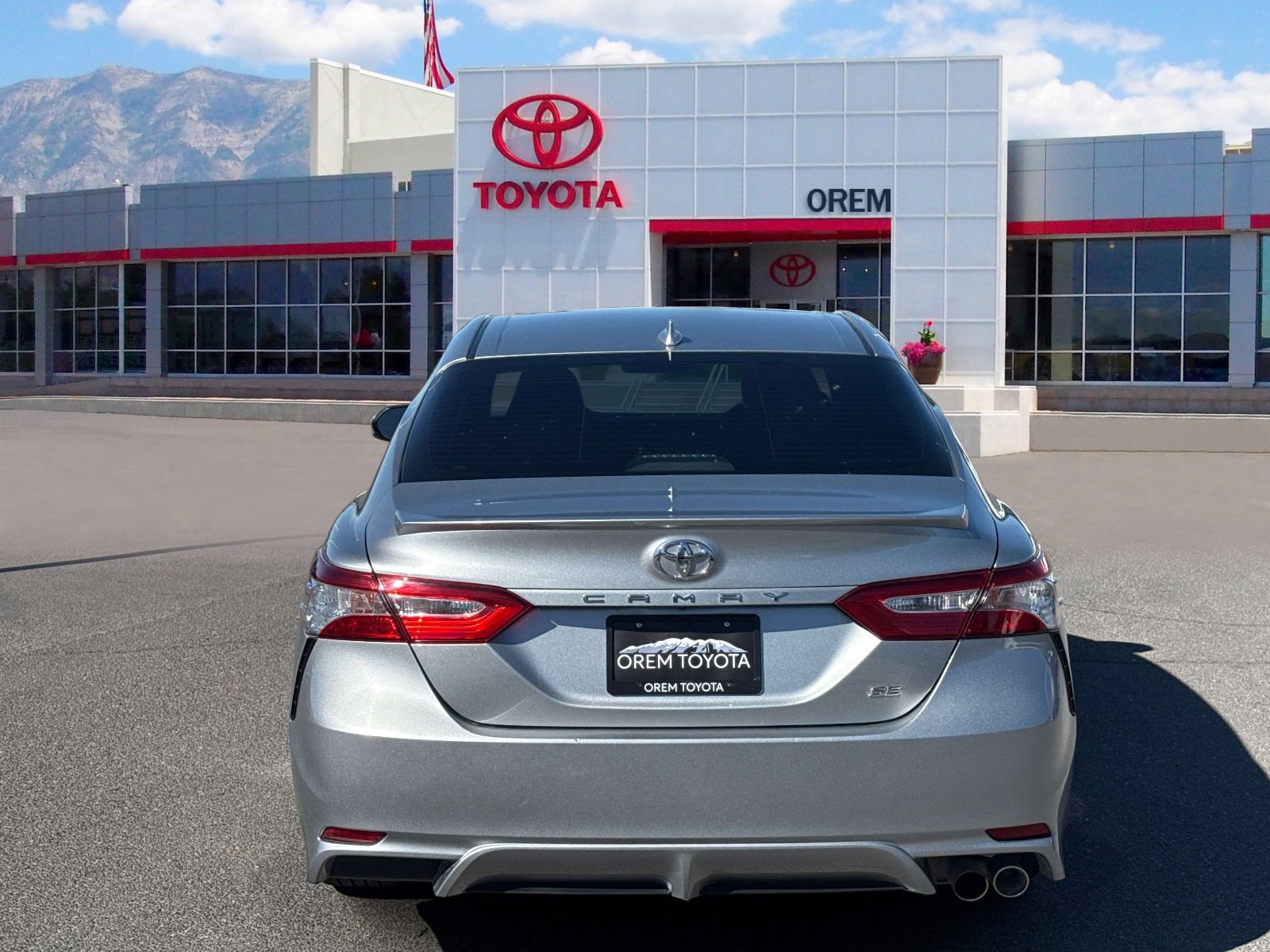Used 2020 Toyota Camry SE image 4
