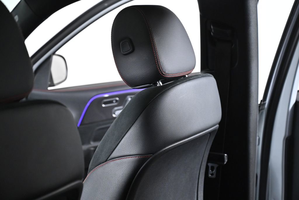 Used 2022 Mercedes-Benz GLB 35 AMG 4MATIC image 32